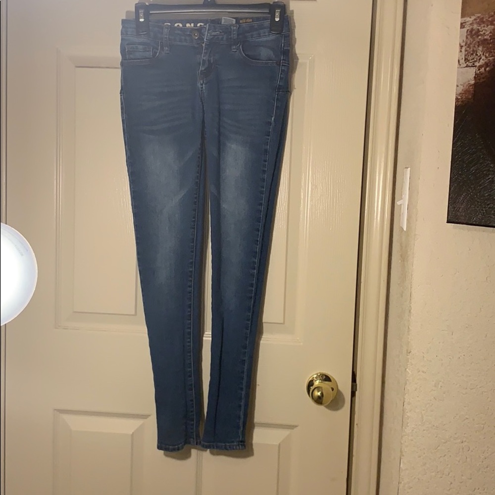 Skinny blue jeans